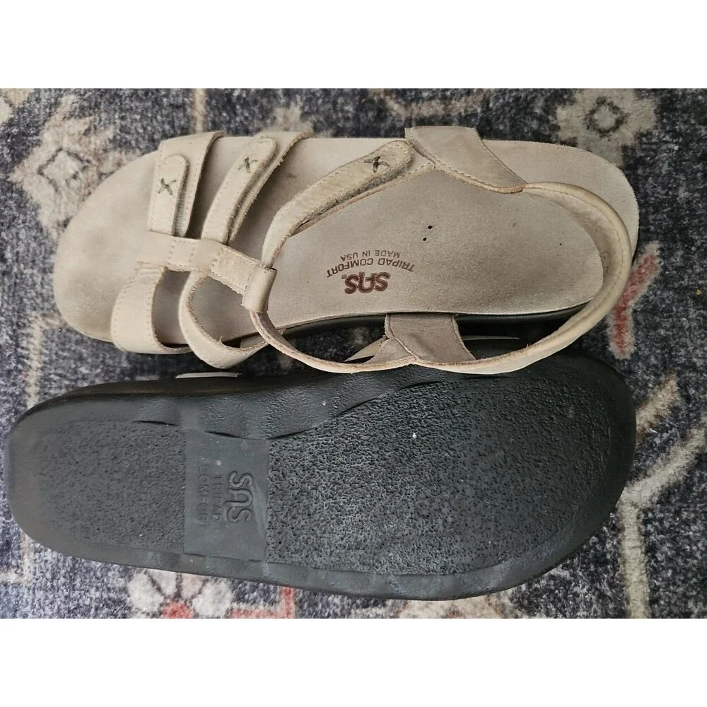 SAS beige suede